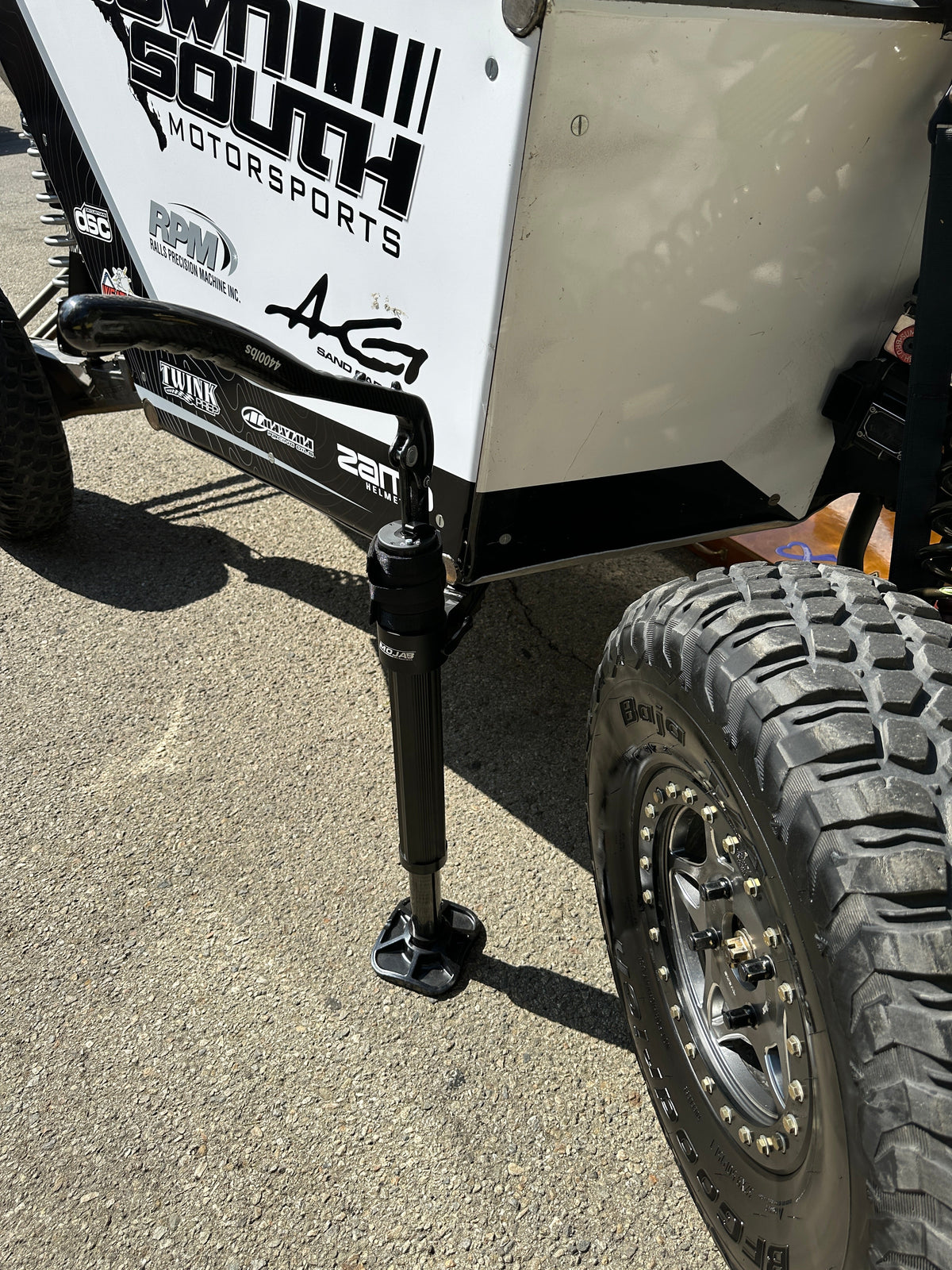 MOJAB CarbonPro Compact Hydraulic Jack with Mounting Clamps MLH 40''-duckduckjeep-offroad-wrangler-gladiator-3d-jeep duck-custom duck-Jeep-The Quacktory-Fun Jeep Ducks-Ducks4Jeep
